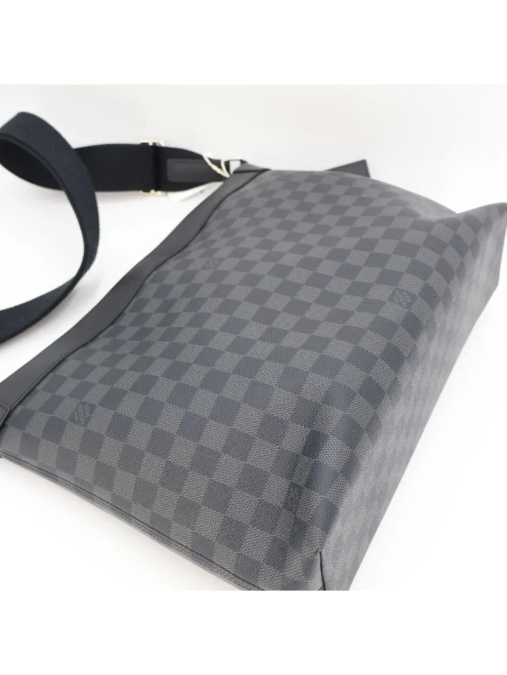 Louis Vuitton Damier Graphite Mick MM NM Shoulder Bag